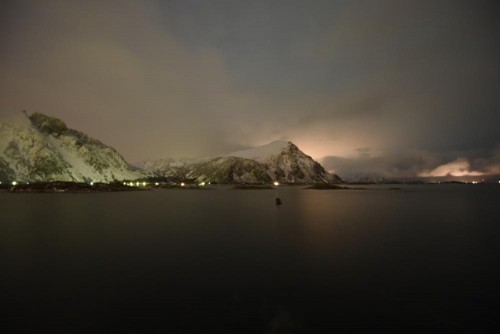 Des Nachts am Fjord