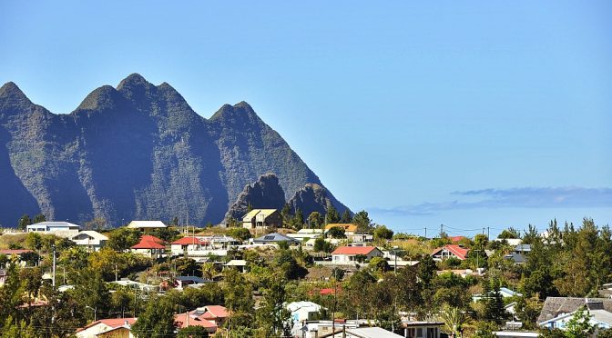 Blick über Cilaos in Richtung Meer