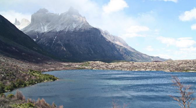 Sonne, Wolken und Stum am Lago Skottsberg