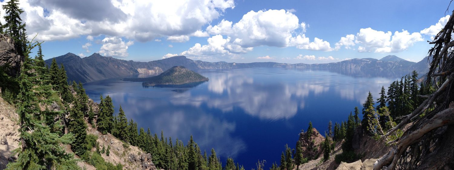 Crater Lake (Wikipedia)